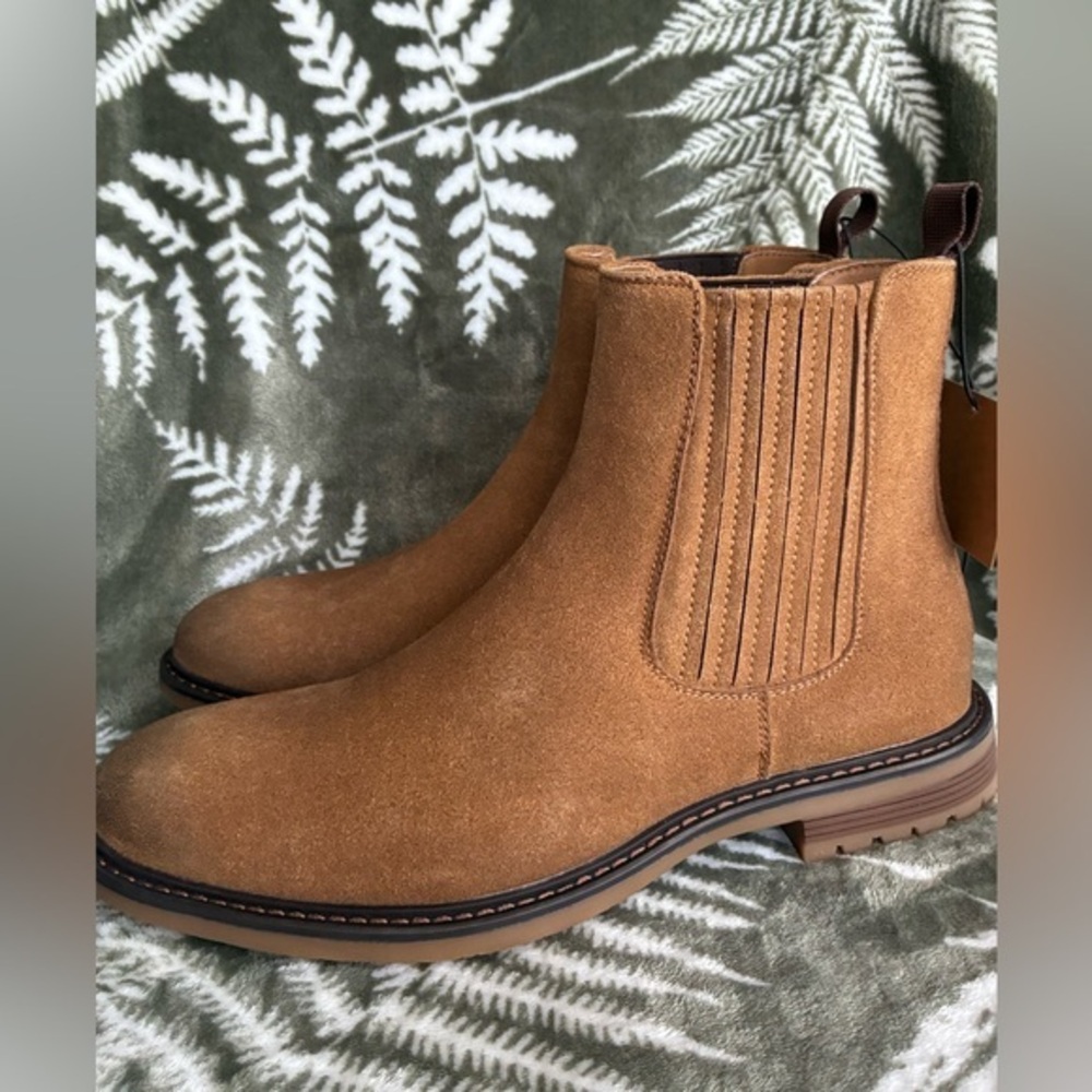 Cliffs by WHITE MOUNTAIN Brown Chelsea Boots